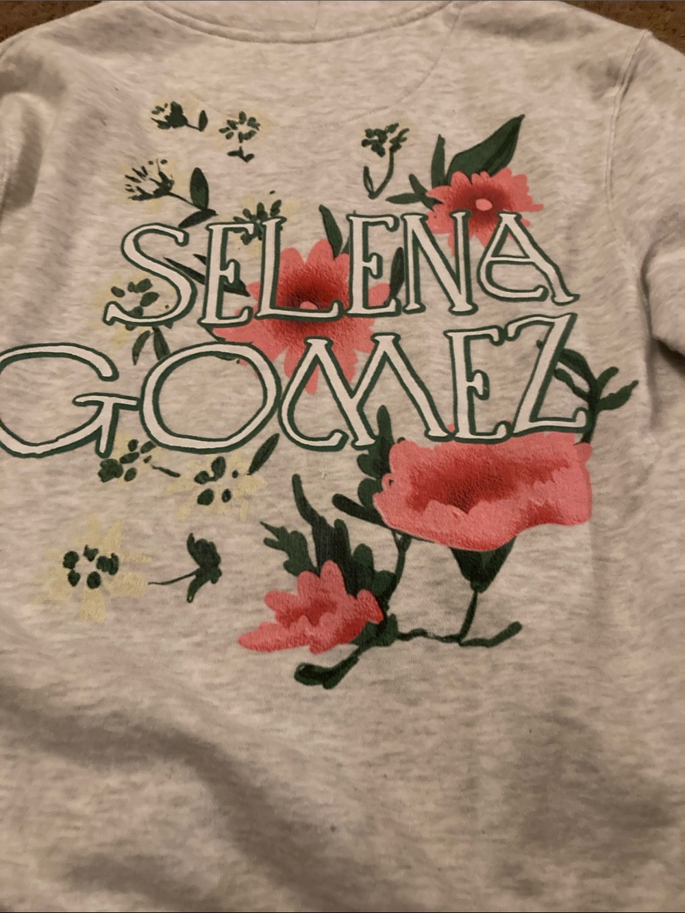 Selena Gomez sweatshirt - Picture 2 of 5